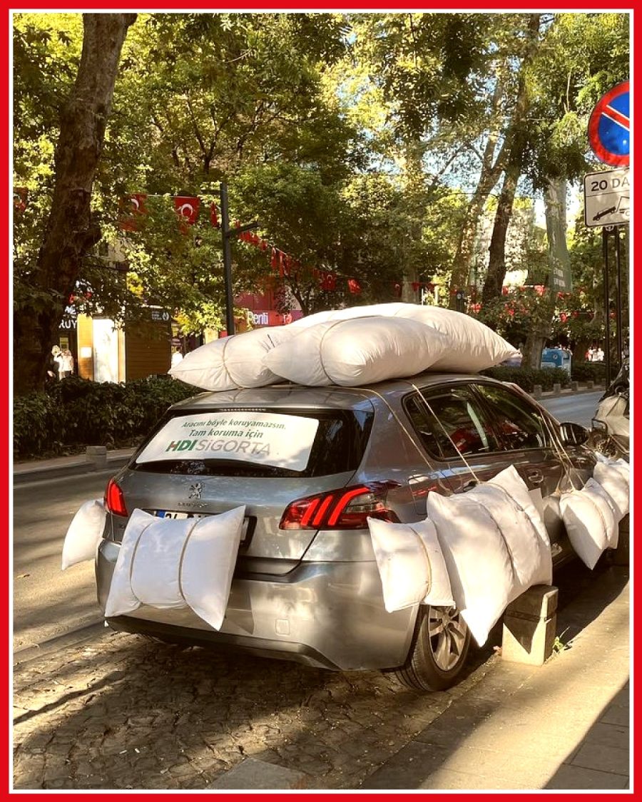 Sigorta reklamı sonrası vatandaş aracı nazar boncuğu ile