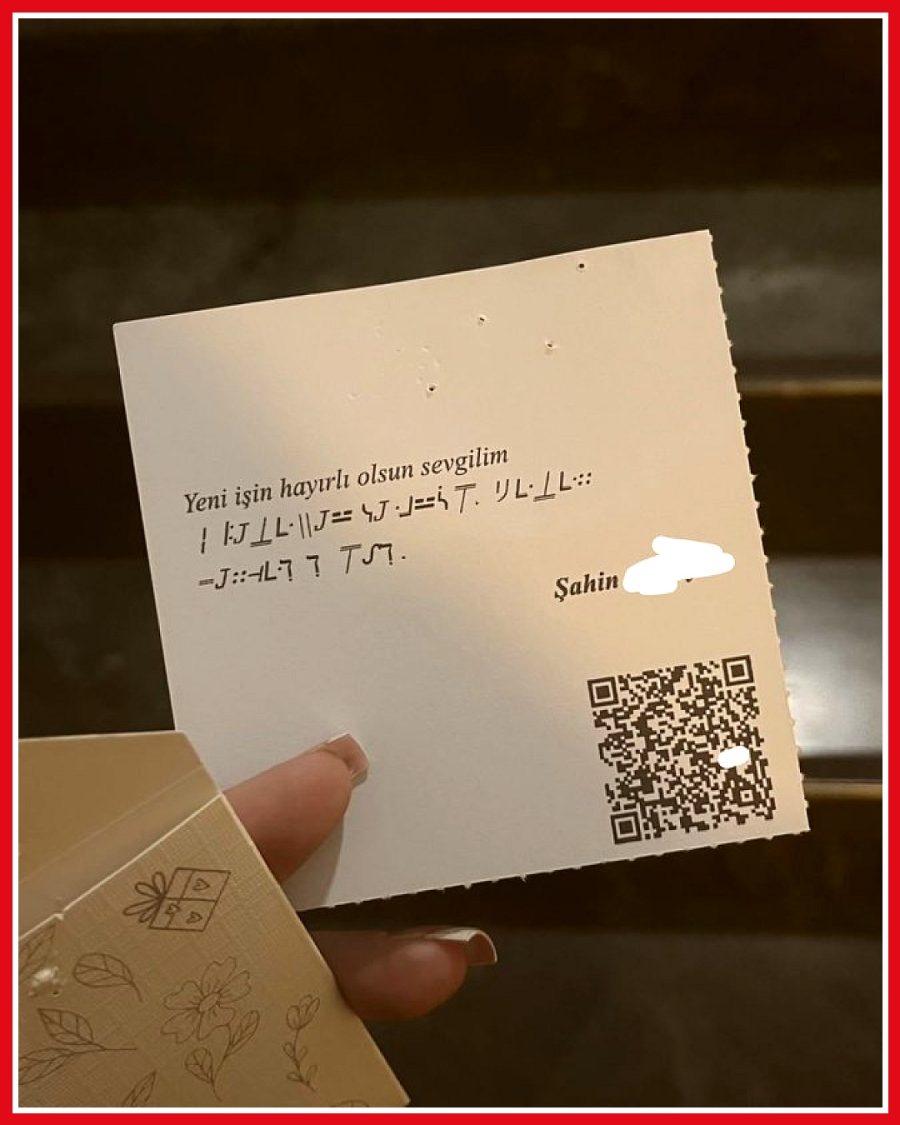 yeni iş gününde çiçekle gelen şifreli mesajı çözemeyen kadın şaşırdı