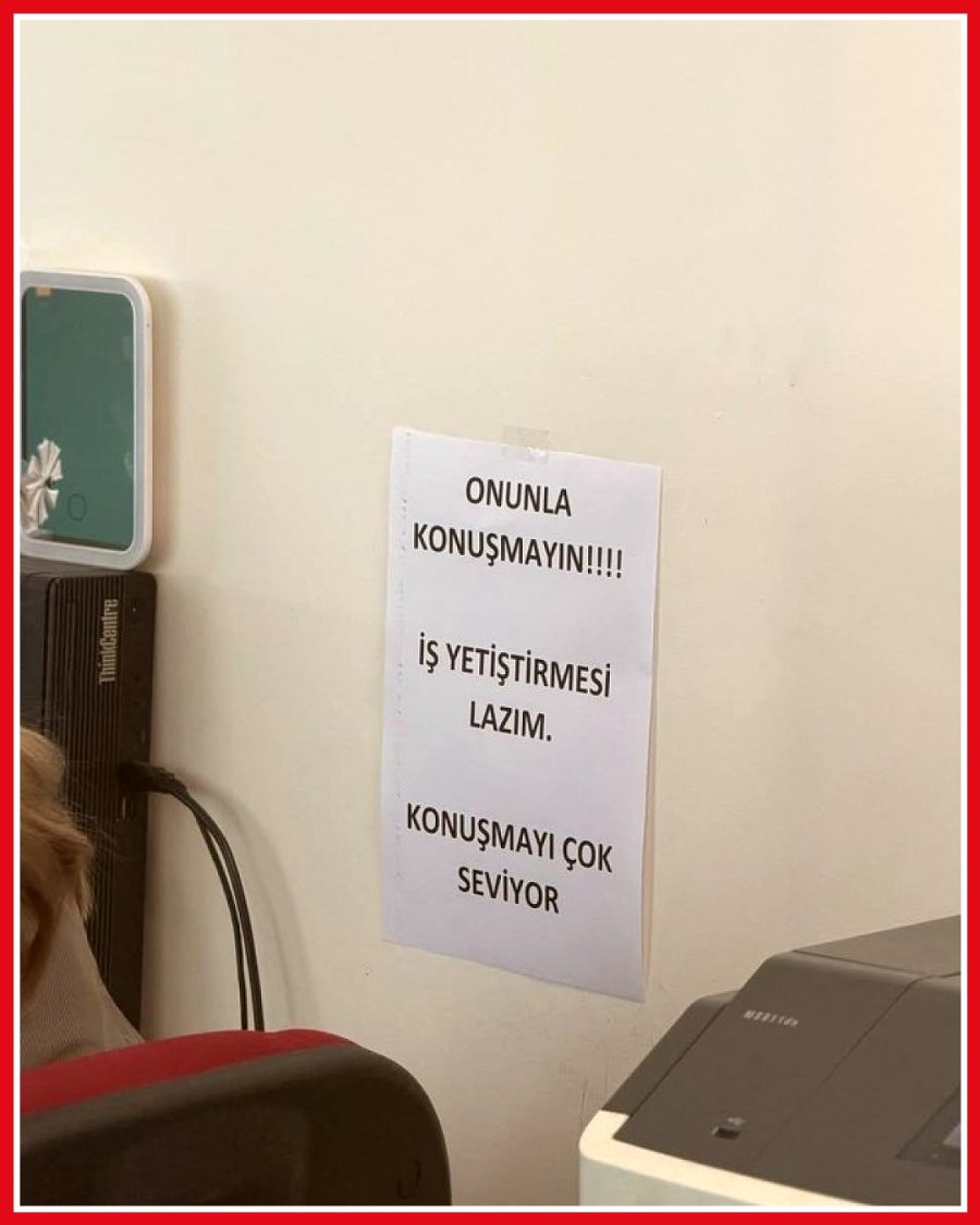 Patron, çalışanının sohbetlerini engellemek için dükkanda not yazdı